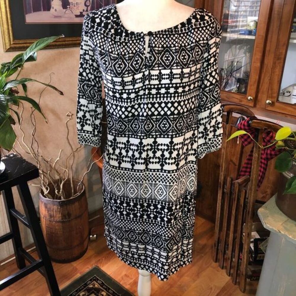Mossimo size xsmall blac & white dress 3/4 sleeve with elastic